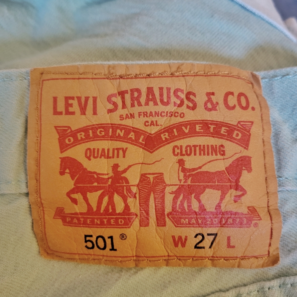 Levis shorts - Picture 3 of 3